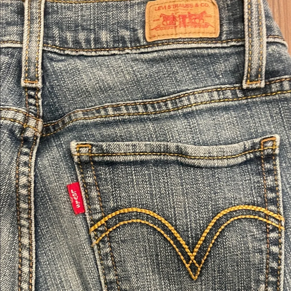 Levi's Women's Too Superlow 524 Jeans - Picture 3 of 6